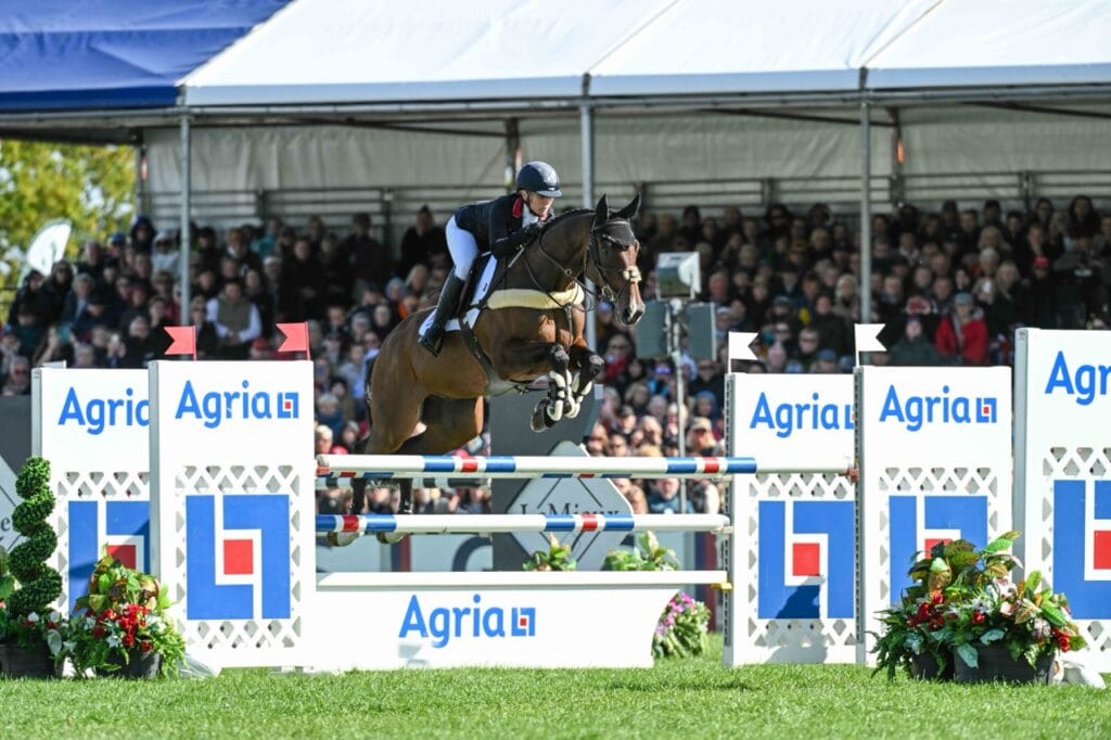 Laura Collett and LONDON 52