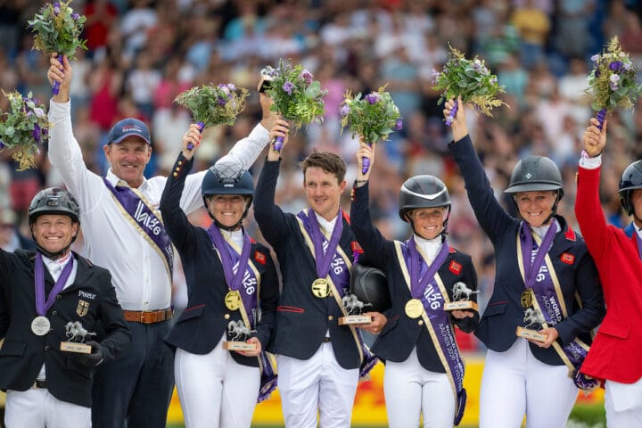 Britain's eventers win gold at Aachen - Jon Stroud